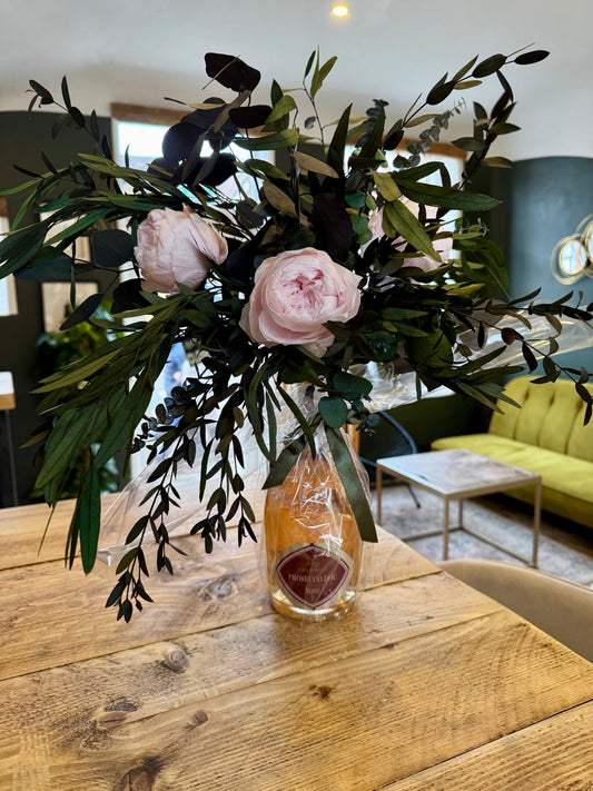 VALENTINE'S FLOWERS AND PROSECCO ROSÉ